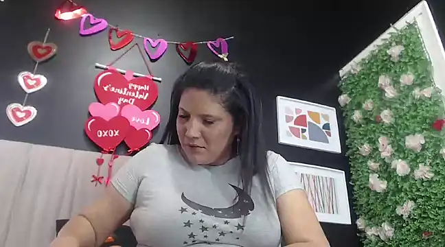 Snapshot of Sharloth_milf chatting on 02-16-25, 03:48 Sharloth milf online show from 02-16-25, 03:48