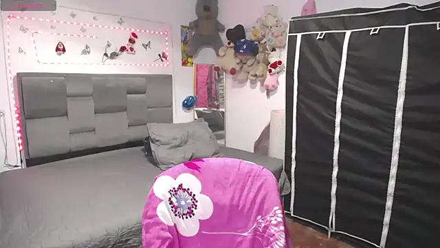 Sharloth milf online show from 05-17-26, 09:11