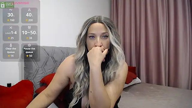 Snapshot of Aphrodite_S32 chatting on 10-19-25, 08:31 Aphrodite S32 online show from 10-19-25, 08:31