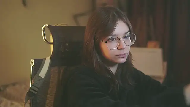 alyssa sweet online show from 12-17-25, 06:08