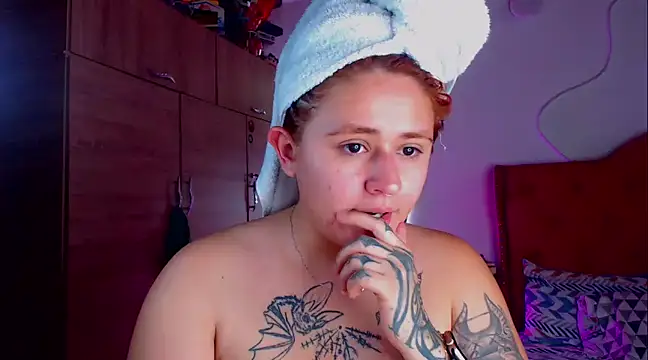 Snapshot of laurabeck chatting on 12-07-24, 08:16 laurabeck online show from 12-07-24, 08:16