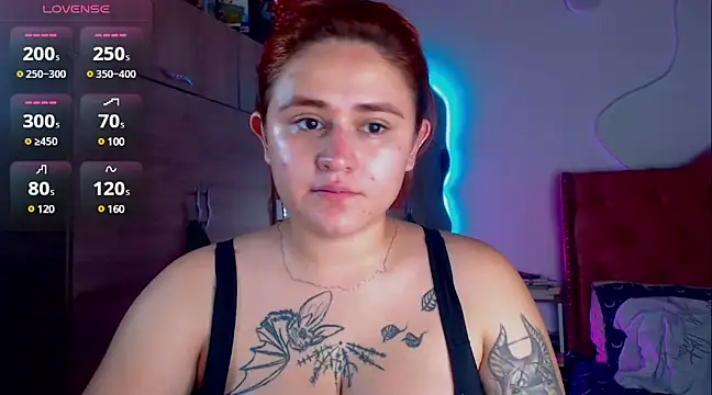 Snapshot of laurabeck chatting on 01-06-25, 08:50 laurabeck online show from 01-06-25, 08:50