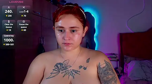 Snapshot of laurabeck chatting on 01-08-25, 10:37 laurabeck online show from 01-08-25, 10:37