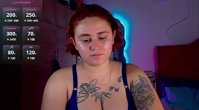 Snapshot of laurabeck chatting on 01-12-25, 10:01 laurabeck online show from 01-12-25, 10:01