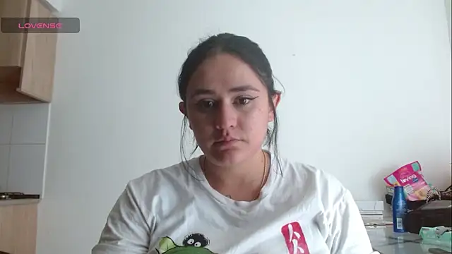 Snapshot of laurabeck chatting on 03-25-26, 09:21 laurabeck online show from 03-25-26, 09:21