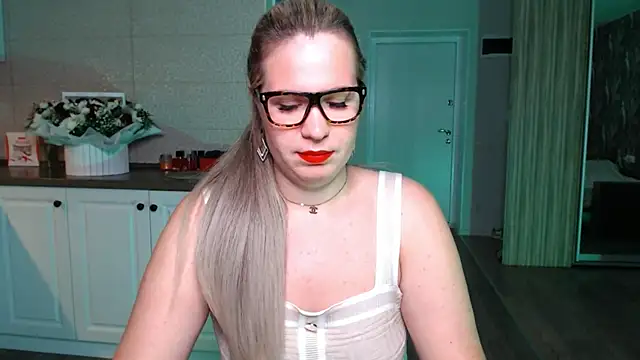 HotTiffani online show from 09-14-25, 03:11