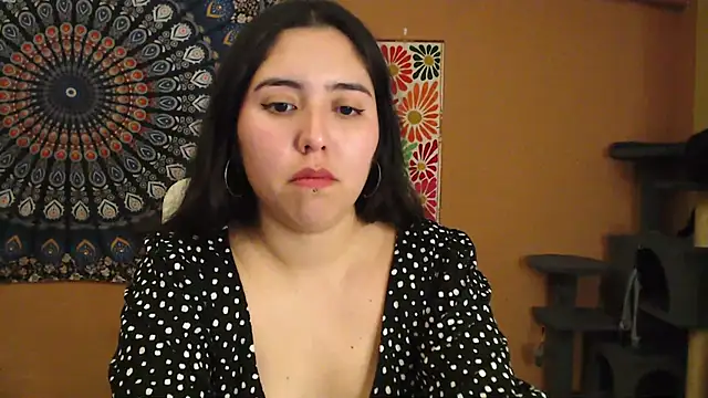 Snapshot of IntimateTales chatting on 01-05-25, 05:09 IntimateTales online show from 01-05-25, 05:09