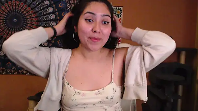 Snapshot of IntimateTales chatting on 03-11-25, 08:09 IntimateTales online show from 03-11-25, 08:09