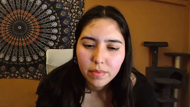 Snapshot of IntimateTales chatting on 03-16-25, 08:11 IntimateTales online show from 03-16-25, 08:11