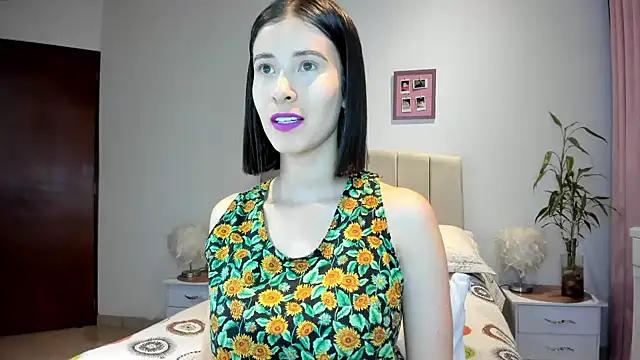 Snapshot of macarena_vallejo chatting on 12-18-24, 02:53 macarena vallejo online show from 12-18-24, 02:53