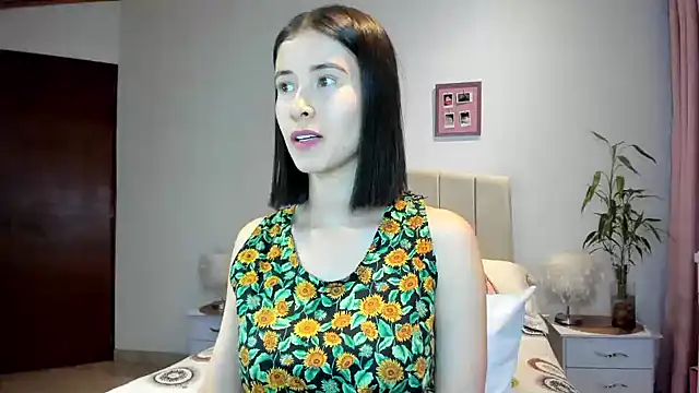 Snapshot of macarena_vallejo chatting on 01-14-25, 01:58 macarena vallejo online show from 01-14-25, 01:58