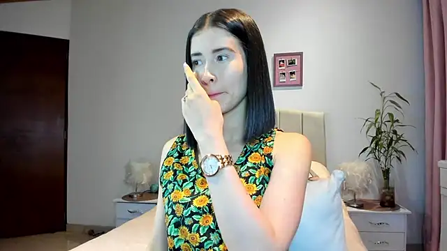 Snapshot of macarena_vallejo chatting on 02-18-25, 01:54 macarena vallejo online show from 02-18-25, 01:54