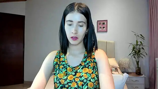 Snapshot of macarena_vallejo chatting on 03-03-25, 01:21 macarena vallejo online show from 03-03-25, 01:21