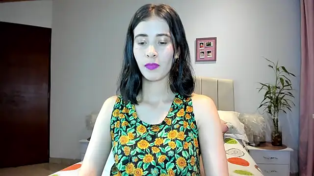 Snapshot of macarena_vallejo chatting on 03-21-25, 01:13 macarena vallejo online show from 03-21-25, 01:13