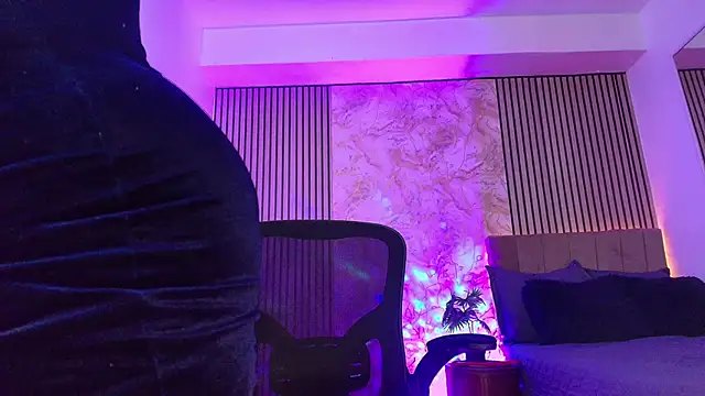 JuliRamirez online show from 04-19-26, 04:17