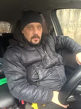 Snapshot of DanielOhCool chatting on 12-17-24, 10:55 DanielOhCool online show from 12-17-24, 10:55