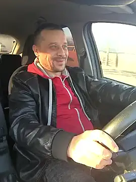 Snapshot of DanielOhCool chatting on 03-07-25, 02:01 DanielOhCool online show from 03-07-25, 02:01