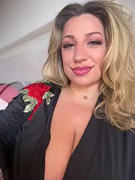 Snapshot of miamellycious chatting on 07-12-26, 03:03 miamellycious online show from 07-12-26, 03:03