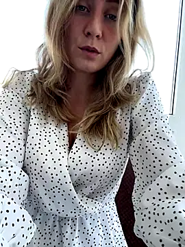 Snapshot of Puzdosia chatting on 09-12-25, 07:52 Puzdosia online show from 09-12-25, 07:52