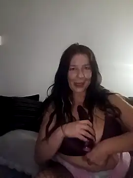 Leanne43 online show from 12-13-25, 08:04