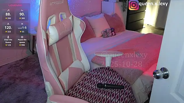 queenxlexy online show from 10-28-25, 08:22
