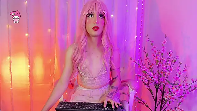 rosseblondee online show from 06-17-26, 07:48