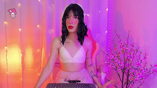 rosseblondee online show from 06-18-26, 10:14