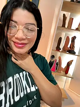 valerie lya online show from 11-12-25, 07:46