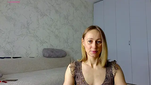 sweeetgirls2021 online show from 03-27-26, 02:50