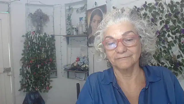 FunnyGrandma online show from 11-17-25, 08:03
