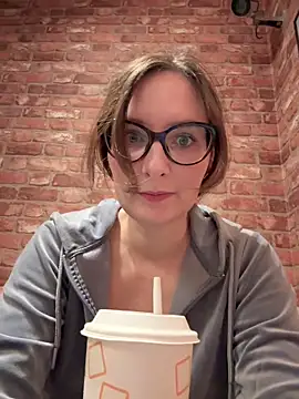 The Snowwhitee online show from 12-22-25, 09:12