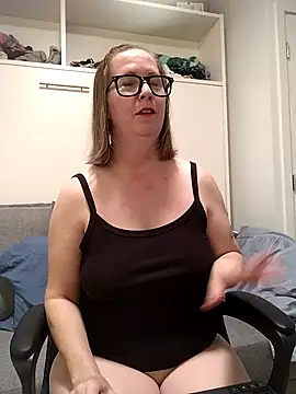 Snapshot of SweetandNaughty1 chatting on 02-03-26, 03:26 SweetandNaughty1 online show from 02-03-26, 03:26