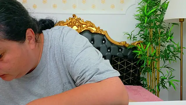 Snapshot of AleshaArabian chatting on 05-07-26, 03:23 AleshaArabian online show from 05-07-26, 03:23
