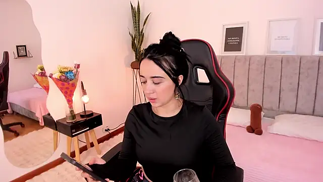 EmmyEvans1 online show from 03-12-25, 01:58