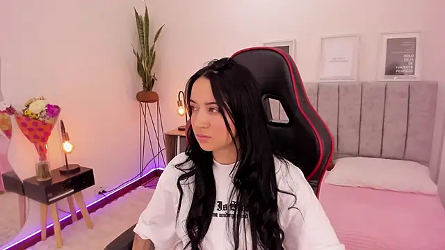 EmmyEvans1 online show from 03-16-25, 07:17