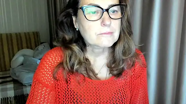 lauraoven online show from 11-06-25, 07:31