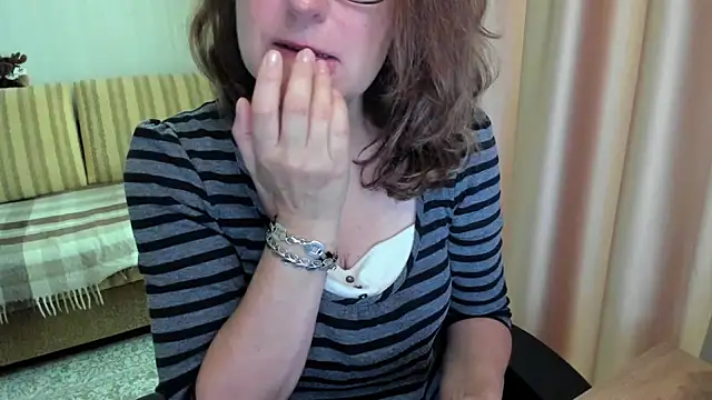 lauraoven online show from 06-20-26, 07:33