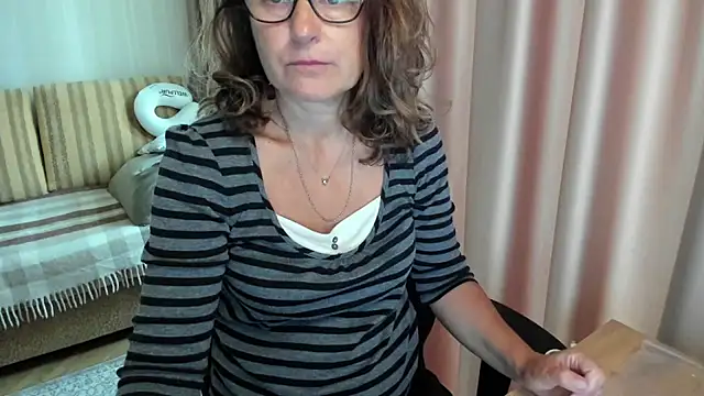 lauraoven online show from 07-08-26, 07:13