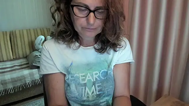 lauraoven online show from 07-14-26, 08:52