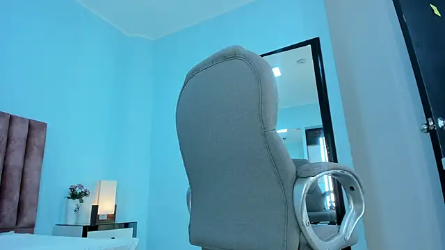 tati saldarriaga online show from 11-26-25, 01:01