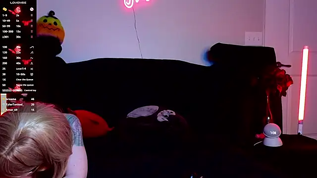 Ivey and James online show from 03-12-25, 12:10