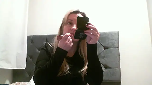 SusanCurt online show from 12-20-25, 06:04