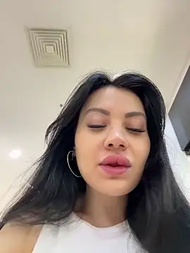 Wet  Bunny online show from 06-14-26, 06:15