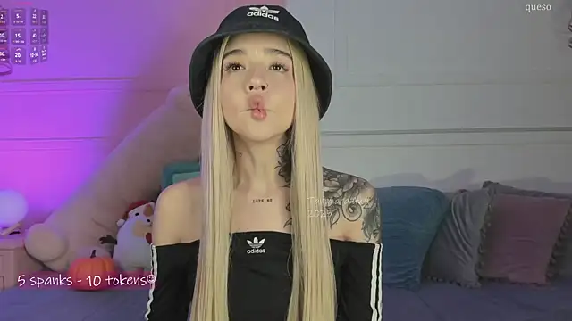 Snapshot of _Tammara_ chatting on 11-29-25, 12:41 Tammara online show from 11-29-25, 12:41