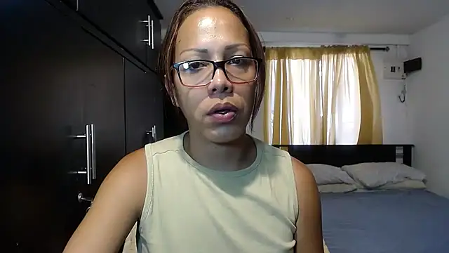 Snapshot of sensual_nataliee chatting on 03-03-25, 06:01 sensual nataliee online show from 03-03-25, 06:01