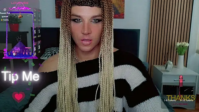 Snapshot of HelenSpellman chatting on 06-20-26, 04:59 HelenSpellman online show from 06-20-26, 04:59