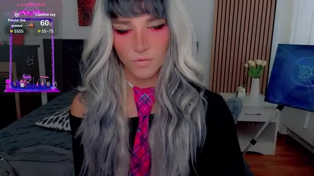 Snapshot of HelenSpellman chatting on 07-19-26, 06:06 HelenSpellman online show from 07-19-26, 06:06