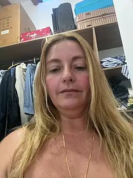 Snapshot of moniquerainx chatting on 06-19-26, 11:19 moniquerainx online show from 06-19-26, 11:19