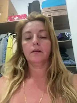 Snapshot of moniquerainx chatting on 07-12-26, 02:02 moniquerainx online show from 07-12-26, 02:02