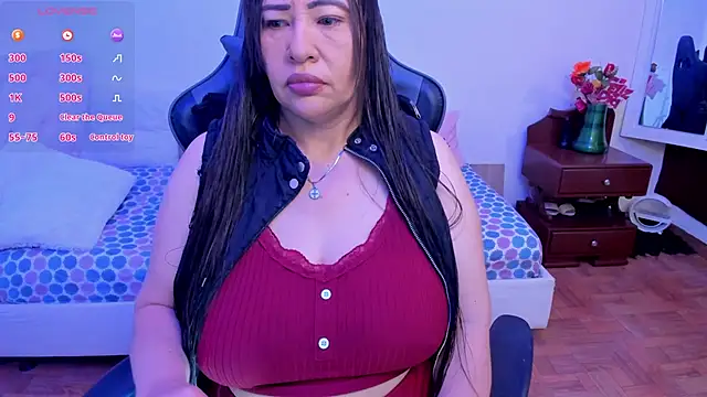 esmeralda milf online show from 10-17-25, 12:19